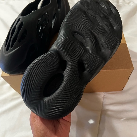 Yeezy Foam Funner - Picture 3 of 3